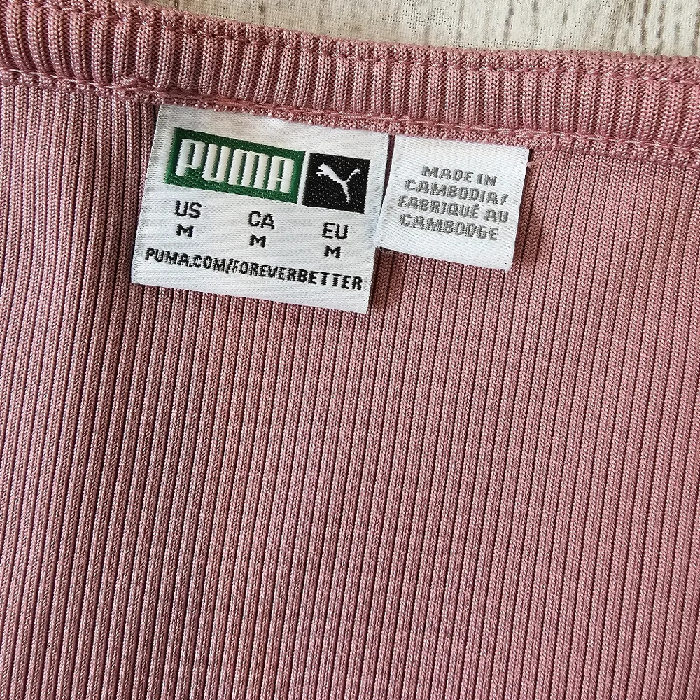 Puma Women's •Size Medium• Pink Croped Ribbed V-neck Athletic Top Athleisure - Picture 7 of 9